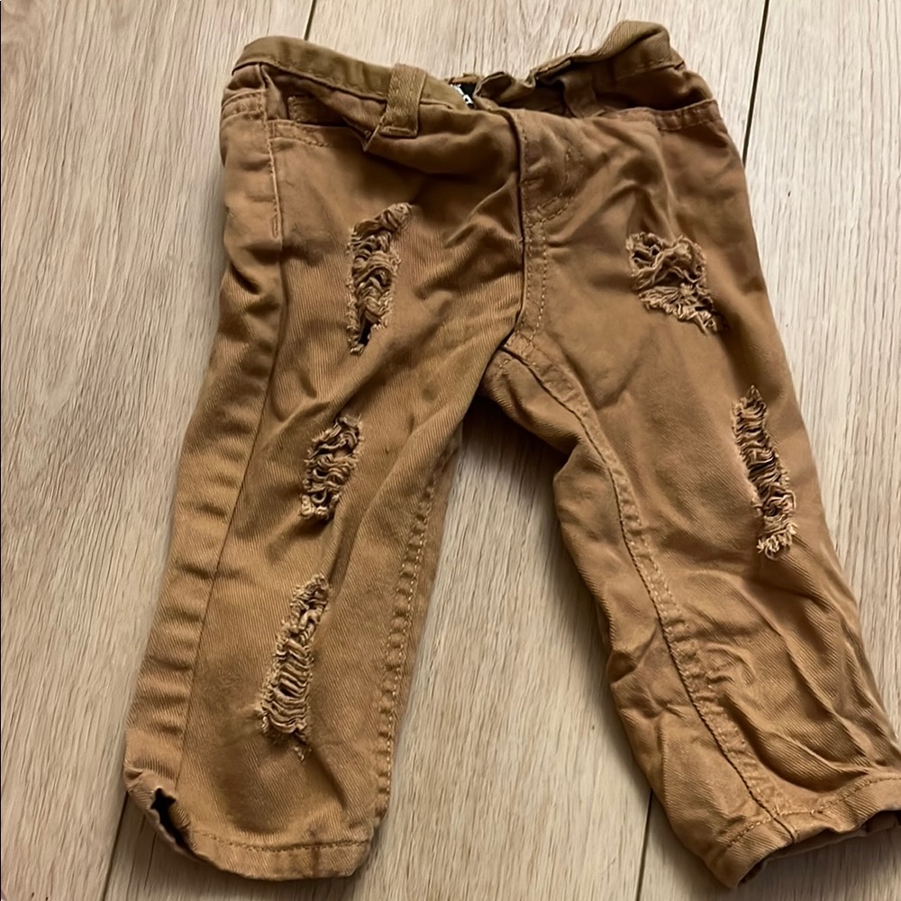 Distressed Tan Cropped Jeans for Casual Wear
